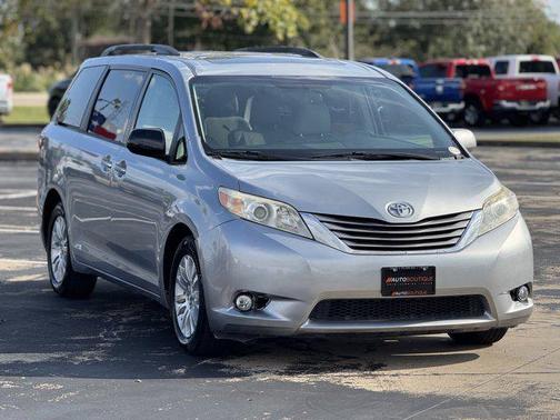 2016 Toyota Sienna XLE