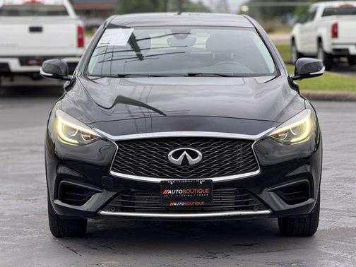 2018 INFINITI QX30 Base