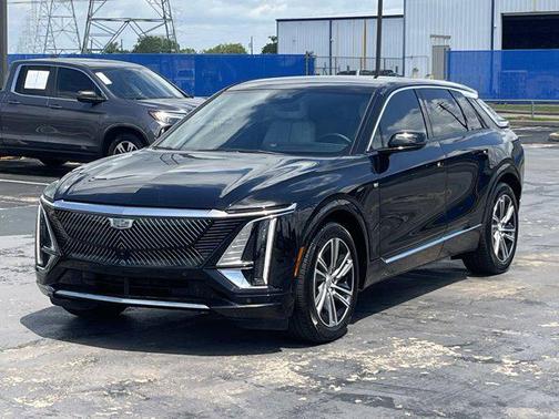 Stellar Black Metallic 2024 Cadillac LYRIQ Luxury