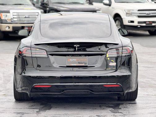 2022 Tesla Model S Plaid