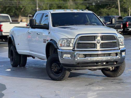 2017 RAM 3500 Lone Star Crew Cab 4x4 8' Box