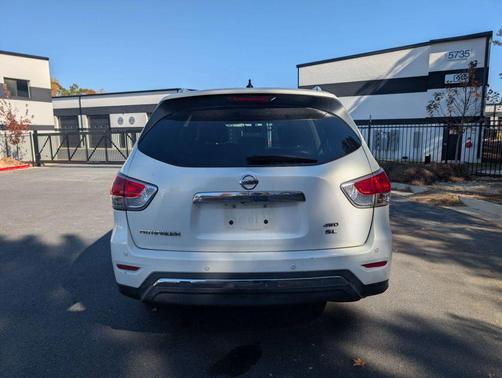 2013 Nissan Pathfinder SL