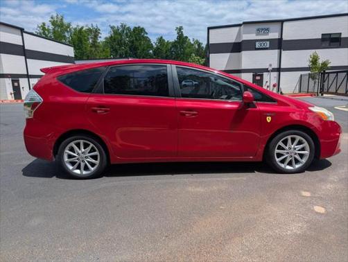 2014 Toyota Prius v Five