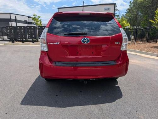 2014 Toyota Prius v Five