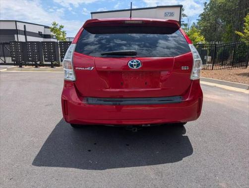 2014 Toyota Prius v Five