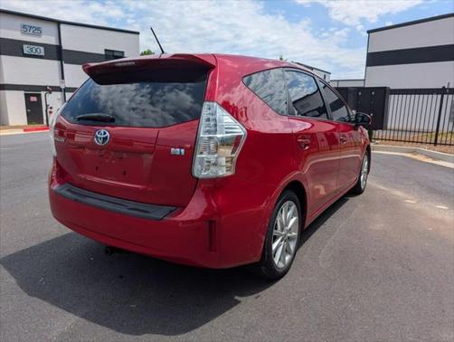 2014 Toyota Prius v Five