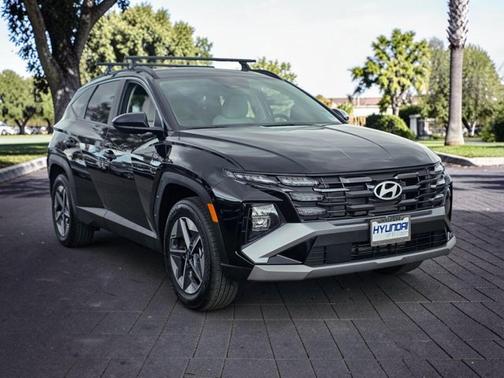 Black 2025 Hyundai TUCSON SEL