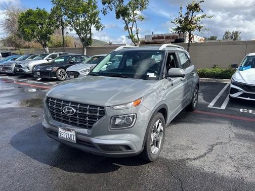 2021 Hyundai VENUE SEL