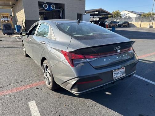 2025 Hyundai ELANTRA SEL Sport