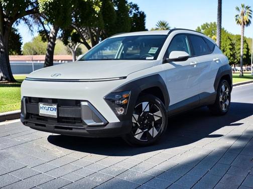 White 2025 Hyundai KONA SEL