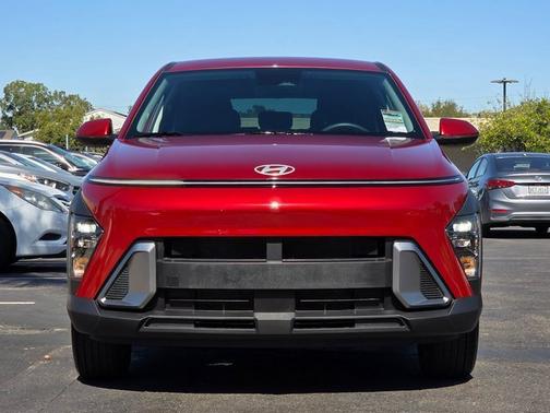 2024 Hyundai KONA SE