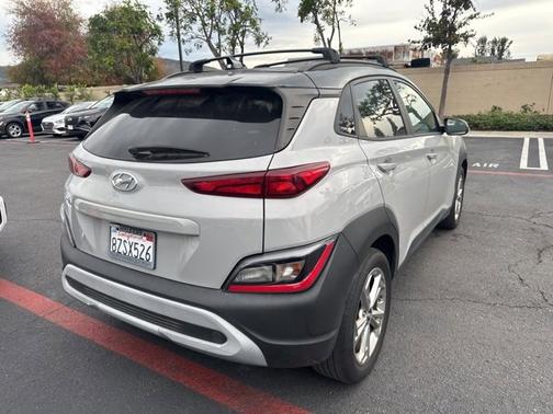2022 Hyundai KONA SEL