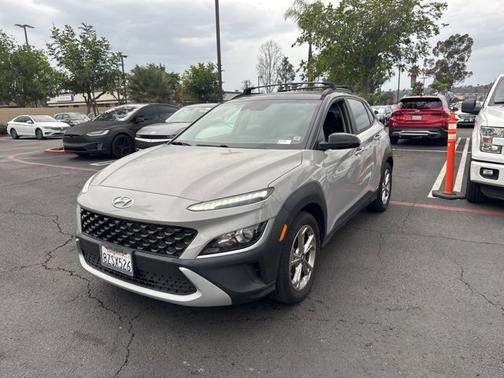 2022 Hyundai KONA SEL