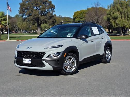 2022 Hyundai KONA SEL