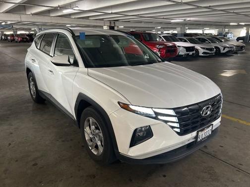 White 2024 Hyundai TUCSON SEL