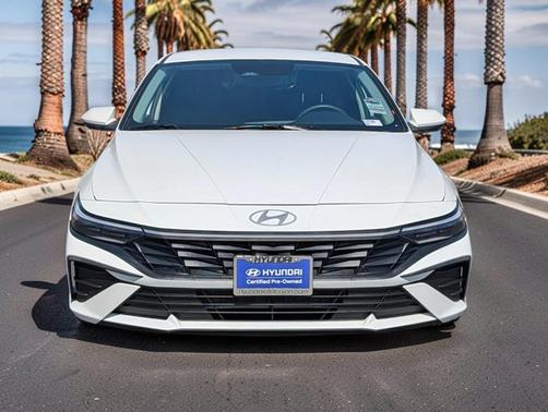 White 2024 Hyundai ELANTRA SEL