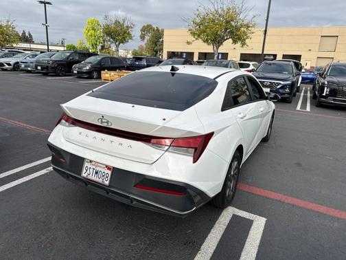 White 2024 Hyundai ELANTRA SEL