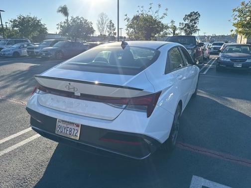 2025 Hyundai ELANTRA SEL Sport