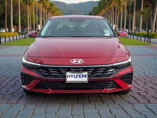 2025 Hyundai ELANTRA Limited