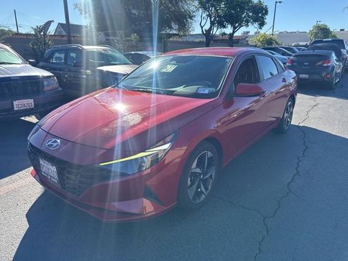 2023 Hyundai ELANTRA SEL