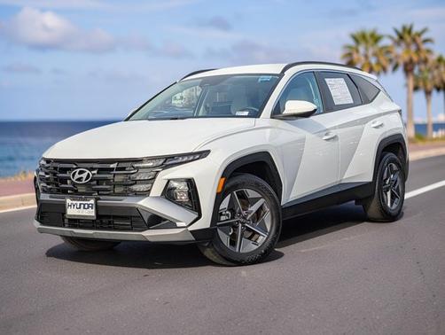 White 2025 Hyundai TUCSON SEL