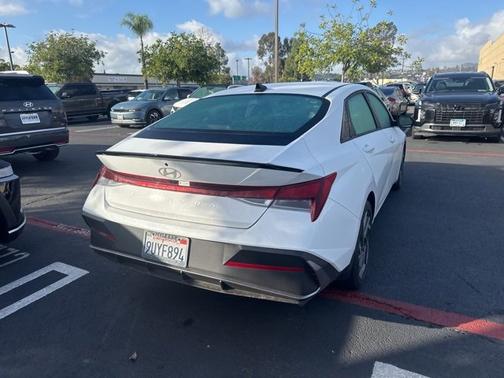 2025 Hyundai ELANTRA SEL Sport