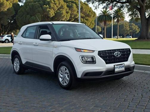 2024 Hyundai VENUE SE