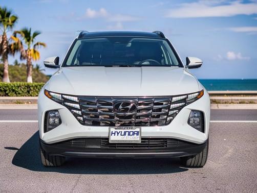 White 2022 Hyundai TUCSON Hybrid Limited