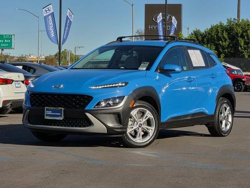 2022 Hyundai KONA SEL
