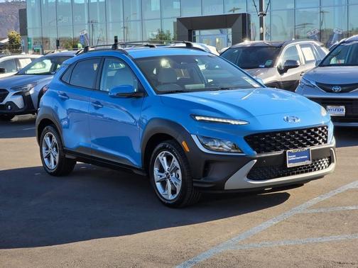 2022 Hyundai KONA SEL