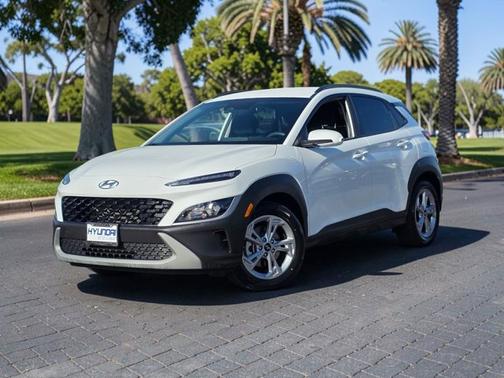 White 2023 Hyundai KONA SEL