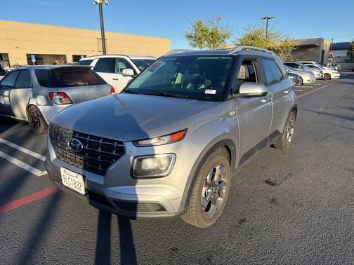 2024 Hyundai VENUE SEL