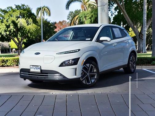 White 2023 Hyundai KONA EV SE