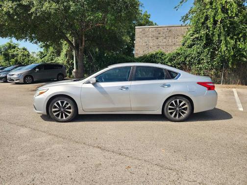 Brilliant Silver 2017 Nissan Altima 2.5 SV