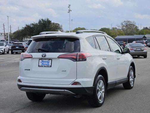 2017 Toyota RAV4 XLE