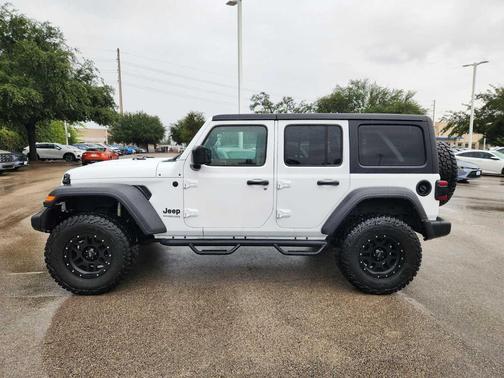 Bright White Clearcoat 2021 Jeep Wrangler Unlimited Sport Altitude