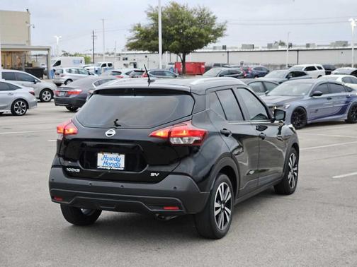 Super Black 2020 Nissan Kicks SV
