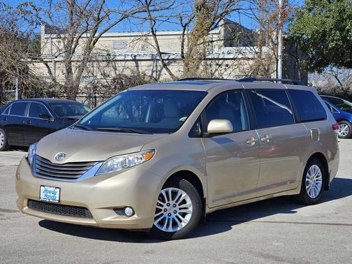 2011 Toyota Sienna XLE