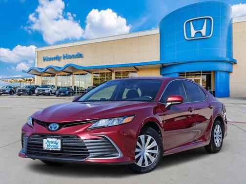 2022 Toyota Camry Hybrid LE