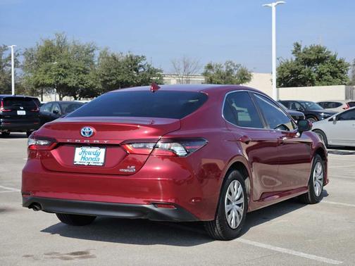 2022 Toyota Camry Hybrid LE