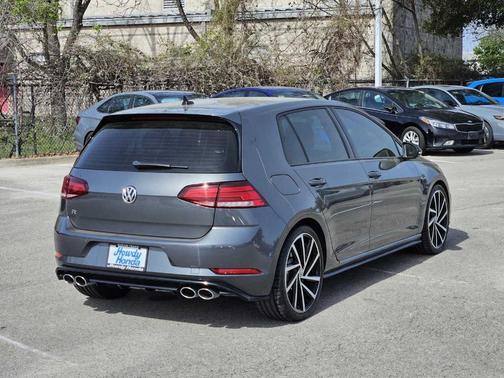 2019 Volkswagen Golf R 2.0T w/DCC & Navigation