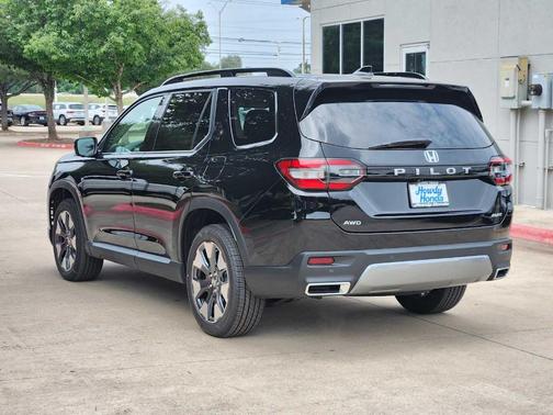 Crystal Black Pearl 2026 Honda Pilot Elite