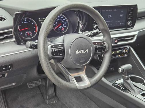 2022 Kia K5 LXS