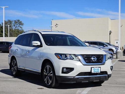 2017 Nissan Pathfinder Platinum