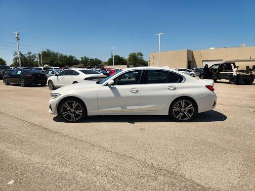 Alpine White 2021 BMW 330 i xDrive