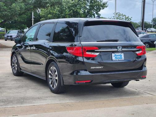 Crystal Black Pearl 2023 Honda Odyssey EX-L