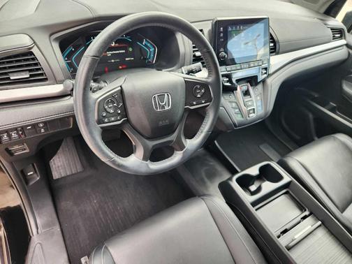 Crystal Black Pearl 2023 Honda Odyssey EX-L