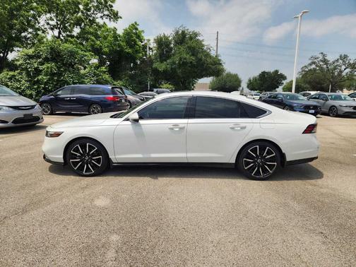 Platinum White Pearl 2023 Honda Accord Hybrid Touring