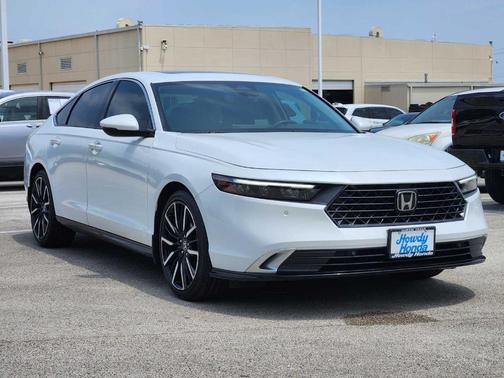 Platinum White Pearl 2023 Honda Accord Hybrid Touring