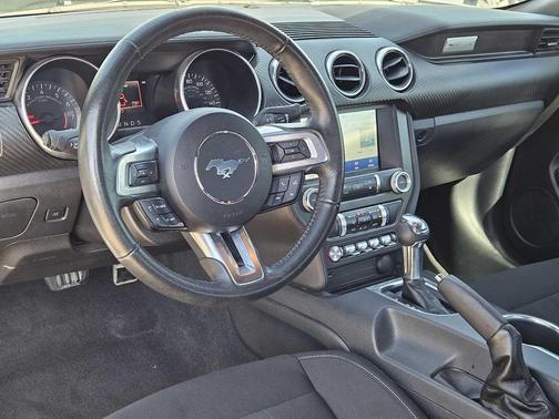 2022 Ford Mustang EcoBoost